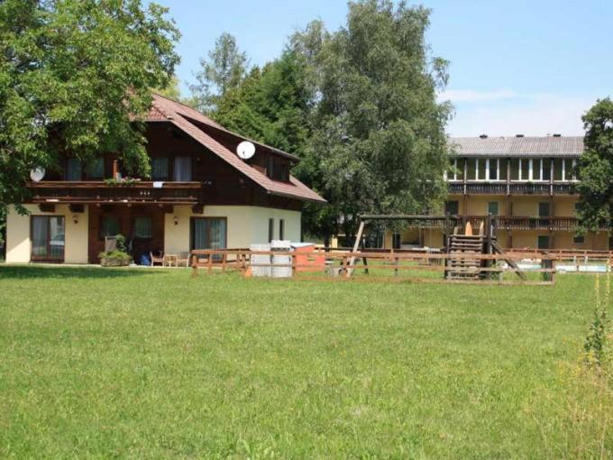 Schmautz Ferienwohnungen & Zimmer Miklauzhof Eksteriør billede